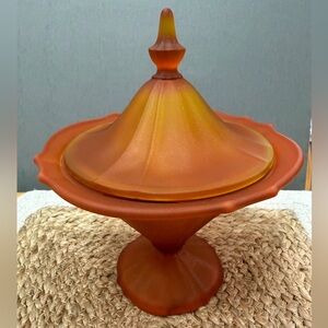 L.E.Smith Covered Candy Dish